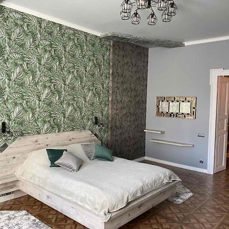 Apartment On Balabana Street Lviv Eksteriør billede